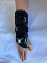 Load image into Gallery viewer, Hand wraps for sports use
