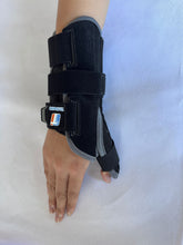 Load image into Gallery viewer, T TIMTAKBO Wrist guards for athletic use
