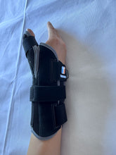 Load image into Gallery viewer, T TIMTAKBO Wrist guards for athletic use
