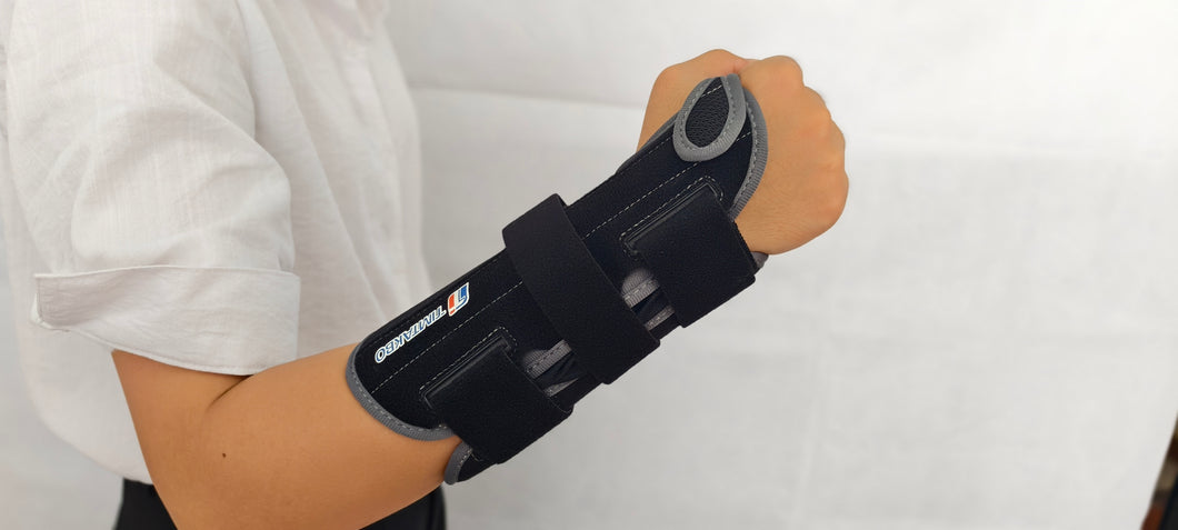 TIMTAKBO Carpal Tunnel Wrist Brace, Women Men Night Splint Support Wrist Brace, Hand Brace with Adjustable Straps for Carpal Tunnel Syndromes, Sprained, Arthritis, Tendonitis